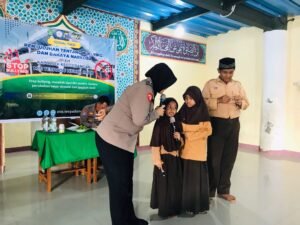 Kanit Binmas Polsek Gedangan Beri Pembekalan Bahaya Narkoba dan Bullying di MI Terpadu Nurul Iman