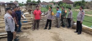 Polsek Krian Berikan Bantuan Bibit Jagung Dan Pupuk Untuk Dukung Program Ketahanan Pangan Nasional