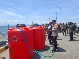 Peringati Hari Jadi Polairud ke – 74, Polres Probolinggo dan Forkopimda Gelar Baksos di Pulau Gili Ketapang