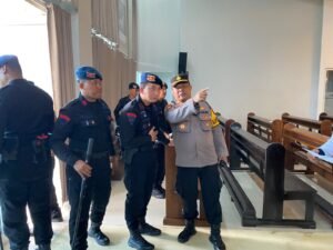 Jelang Misa Natal, Polisi Sterilisasi Gereja Sidoarjo