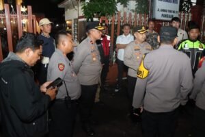 Kapolres Pasuruan Sambangi Gereja di Gempol dan Pandaan Saat Misa Malam Natal