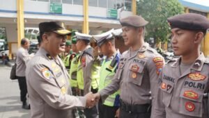 Tim Itwasum Polri Supervisi Operasi Lilin Semeru 2024 di Posyan Terminal Purabaya