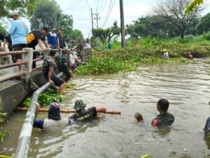 Forkopimda Sidoarjo Kerja Bakti Normalisasi Aliran Sungai