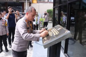 Kapolres Blitar Bersama Bupati Resmikan Mal Pelayanan Publik “Prabu Hayam Wuruk”