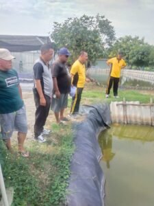 Kapolsek Krian Tinjau Peternakan Lele, Nila Dukung Ketahanan Pangan dan Pemberdayaan Masyarakat