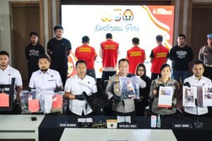 Polrestabes Surabaya Amankan 4 Pelaku Debt Collector, yang Aniaya Pengacara