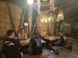 Polsek Krian Silaturahmi dengan Ketua PSHW Ranting Krian, Perkuat Sinergi dalam Menjaga Kamtibmas