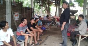 Kanit Reskrim Polsek Krian Edukasi Penyuluhan Bahaya Narkoba ke Pemuda Masyarakat Desa Sedenganmijen