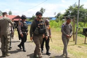 Kasatgas Humas Ops Damai Cartenz Kunjungi Pos Brimob di Oksibil dan Serambakon, Berikan Motivasi kepada Personel