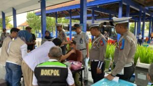 Operasi Keselamatan Semeru 2025, Polres Kediri Gelar Tes Urine di Terminal Pare