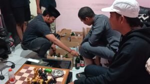 Cipta Kondisi Jelang Ramadhan, Polisi Amankan Ratusan Botol Miras di Pamekasan