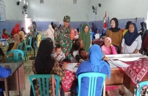 Peran Aktif Babinsa Kelurahan Jegu Wujudkan Generasi Sehat Tanpa Stunting Lewat Posyandu