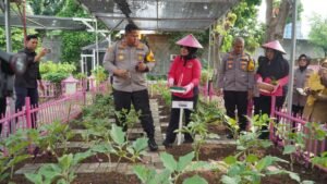 Kapolres Pasuruan Dukung Program Pekarangan Pangan Lestari di Polsek Pandaan