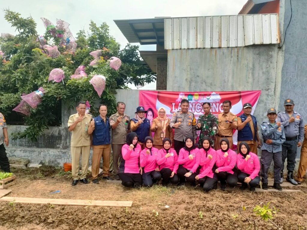Polsek Prambon dan Ranting Bhayangkari Perkuat Ketahanan Pangan, Program Pekarangan Pangan Lestari