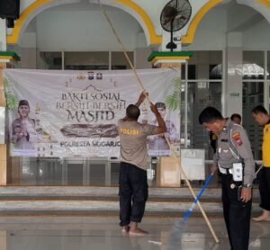 Anggota Polsek Krian Gelar Kurve di Masjid Darul Muslimin Kelurahan Kemasan Menjelang Bulan Suci Ramadhan