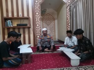 Kanit Binmas Polsek Taman Gelar Tadarus Al-Qur’an Bersama Remaja 