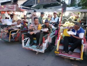 Kapolsek Krian Berbuka Puasa Bersama Komunitas Becak, Wujud Kepedulian terhadap Sesama