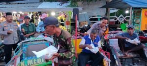 Polsek Krian Bagikan Takjil dan Buka Bersama Abang Becak