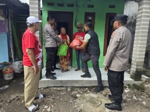 Bhabinkamtibmas Tulangan Peduli Lansia