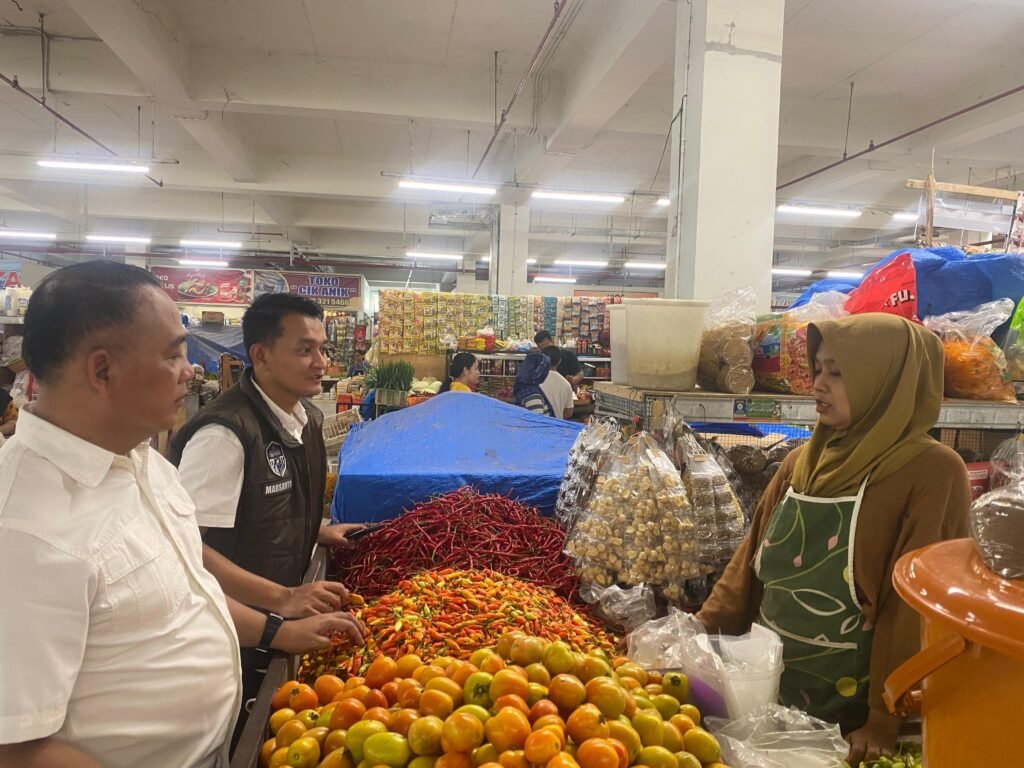 Satgas Pangan Polres Ngawi Sidak Pasar Pantau Harga dan Stok Bapokting Jelang Lebaran