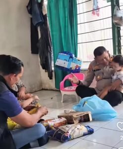 Polsek Tulangan Salurkan Bantuan Sembako ke Anak Difabel Kurang Mampu