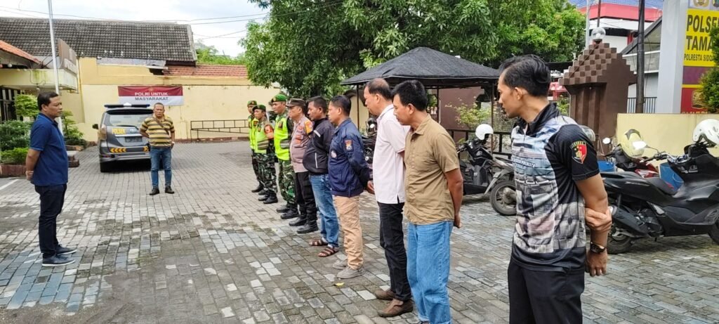 Dua Pilar Taman Berhasil Bersihkan Arena judi Sabung Ayam di Bringinbendo.