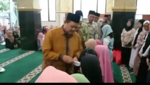 Safari Ramadhan Pemdes Semampir Santuni Anak Yatim dan Kaum Dhuafa di Bulan Suci Ramadhan 1446 H/2025