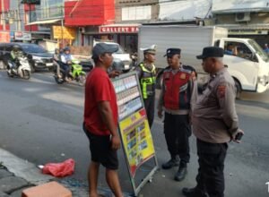 Polsek Krian Gelar Patroli Antisipasi Peredaran Uang Palsu di Tempat Penukaran Uang Menjelang Lebaran