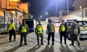 Tiga Pilar Kecamatan Krian Gelar Patroli Antisipasi Rumah Kosong di Bulan Ramadhan di Wilayah Krian 