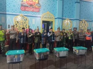 Polresta Sidoarjo Bersama Forkompimda Tinjau Pospam di Terminal Purabaya Bungurasih.