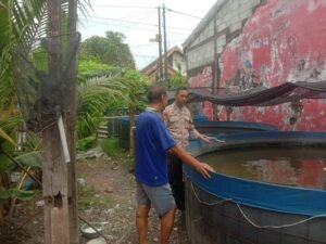 Polsek Sedati Sambangi Warga Pranti Manfaatkan Lahan untuk Budidaya Lele
