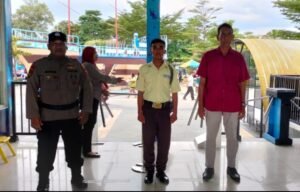 Polsek Krian Pantau Water Park Wahana Rekreasi Berlibur di Desa Kraton 