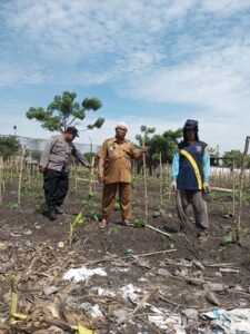Bhabinkamtibmas, Perangkat Desa, dan Kelompok Tani di Gedangan Bahas Ketahanan Pangan melalui Penanaman Buah Garbis
