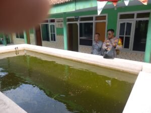 Bhabinkamtibmas Desa Kemantren Cek Lahan P2B untuk Swasembada Pangan Mandiri