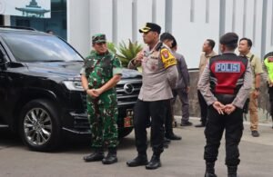 Sinergitas TNI-POLRI Amankan Kunjungan Presiden RI Ke -5 Di Blitar