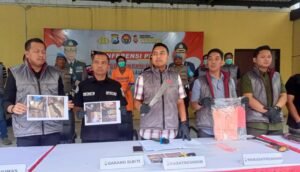 Sakit Hati Dipandang Sinis, Pengamen di Sidoarjo Bacok Rekannya hingga Luka Serius