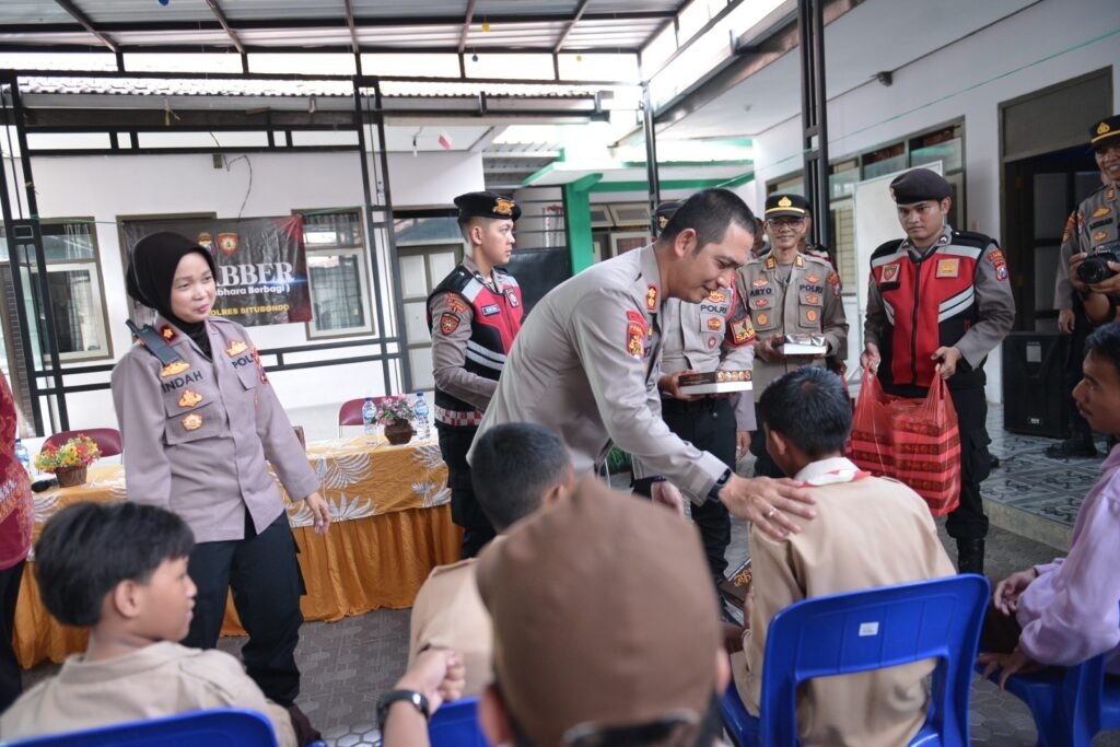 Program Pasabber Kapolres Situbondo Berbagi Makanan Bergizi Untuk Anak Berkebutuhan Khusus