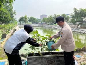 Aksi Nyata Polsek Krian bersama Pemdes dan Masyarakat Sukseskan Ketahanan Pangan di Lahan Bumdes
