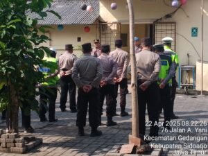 Wakapolsek Gedangan Pimpin Rutinitas Apel Pagi, Tekankan Kekompakan dan Pelayanan Prima