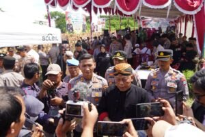 Polisi dan Warga Tani Panen Raya Jagung Hibrida Bhayangkara Tahap II di Ponorogo
