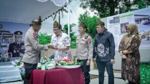 Kapolda Jatim Kunjungi Pulau Bawean Resmikan Pembangunan Mapolsek Tambak