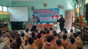 Polsek Krian Tanamkan Kesadaran Sejak Dini tentang Bahaya Narkoba dan Bullying di SDN Sidorejo Krian 