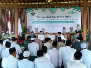 Polsek Krian menciptakan situasi yang aman dan Nyaman giat Musyawarah Idaroh Syu’biyah Jamaah Thoriqoh Al Muktabaroh An-Nahdliyah di Desa Junwangi Krian Kabupaten Sidoarjo