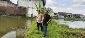 Polresta Sidoarjo Gebyarkan Ketahanan Pangan Lewat Bhabinkamtibmas Desa Sentul Dukung Petani Ikan