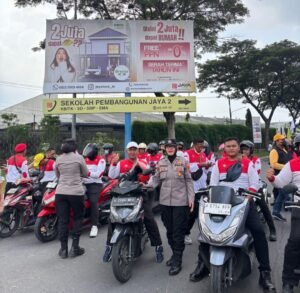 Polwan Polsek Krian Turut Amankan dan Ciptakan Suasana Damai pada Peringatan May Day 2025
