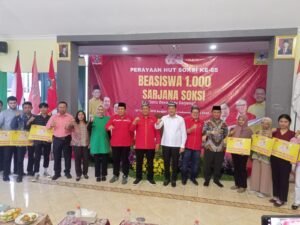 SOKSI Rayakan HUT ke-65 dengan Program Beasiswa “Satu Desa Satu Sarjana” di Desa Kureksari, Waru, Sidoarjo
