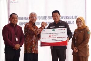 Bupati Sidoarjo Apresiasi Bantuan 60 Jamban Sehat Bank Jatim