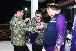 Bupati Lepas Keberangkatan Calon Jamaah Haji Kloter 20 Asal Sidoarjo
