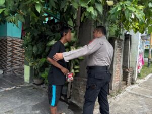 Polres Nganjuk Tertibkan Premanisme, Amankan Pengamen di Lampu Merah Jlumpang.