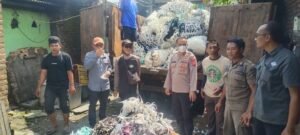 Kapolsek Krian Ajak Pengusaha Tahu di Tropodo Krian Hentikan Penggunaan Limbah B3 demi Lingkungan Bersih